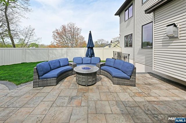 106 Arnot Place, Paramus, NJ 07652