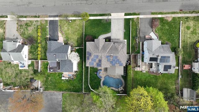 106 Arnot Place, Paramus, NJ 07652