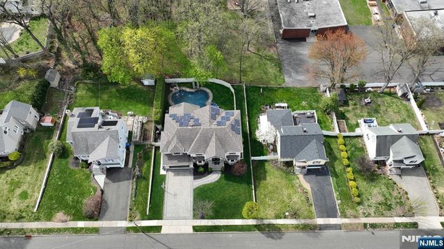 106 Arnot Place, Paramus, NJ 07652