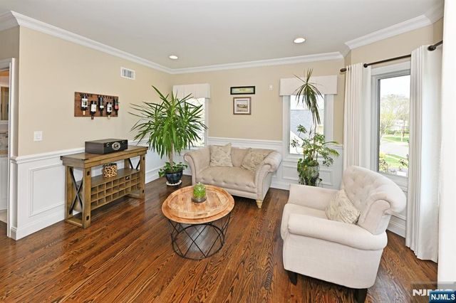 106 Arnot Place, Paramus, NJ 07652