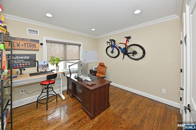 106 Arnot Place, Paramus, NJ 07652