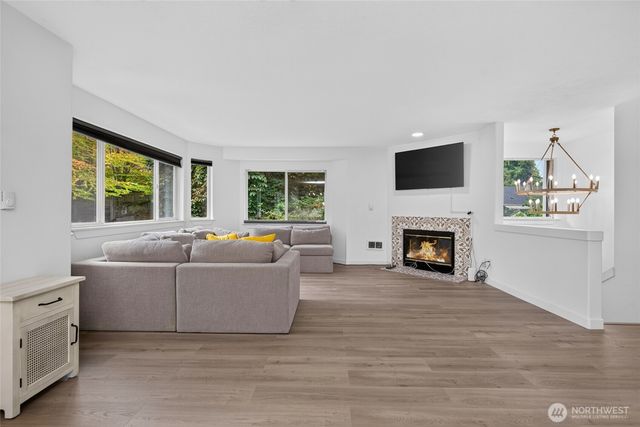 12730 15th Avenue NE, Seattle, WA 98125