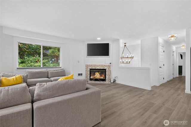 12730 15th Avenue NE, Seattle, WA 98125