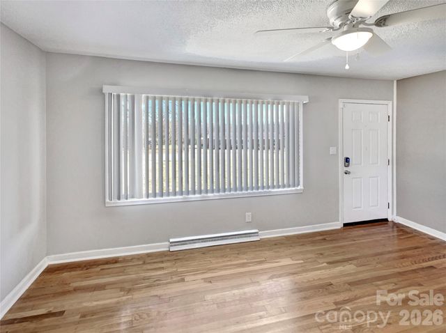 1913 Old English Drive, Gastonia, NC 28054