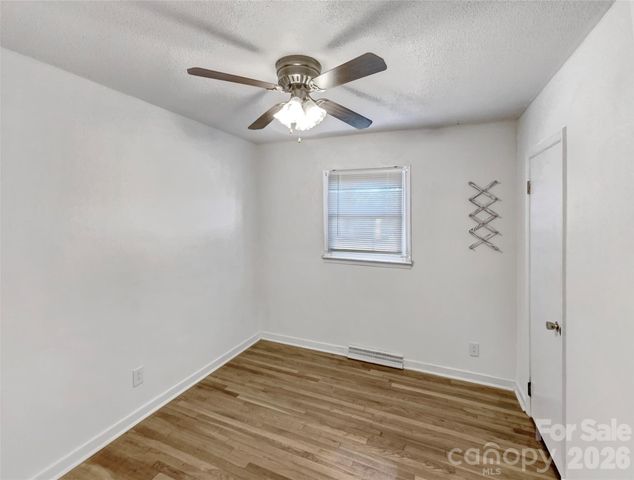 1913 Old English Drive, Gastonia, NC 28054