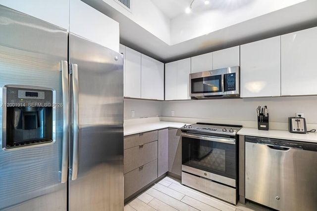 321 NE 26th St PH906, Miami, FL 33137