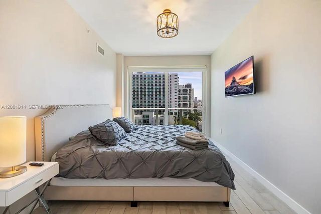 321 NE 26th St PH906, Miami, FL 33137