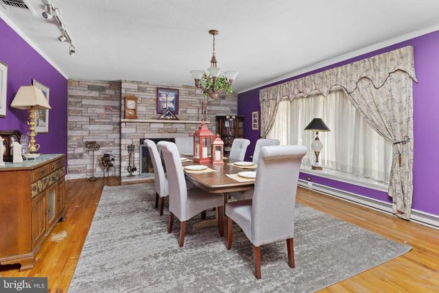 28 WEDGE DR, Hamilton, NJ 08610