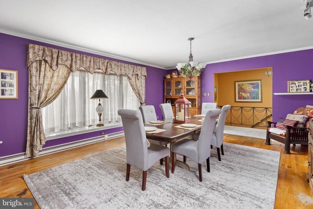 28 WEDGE DR, Hamilton, NJ 08610