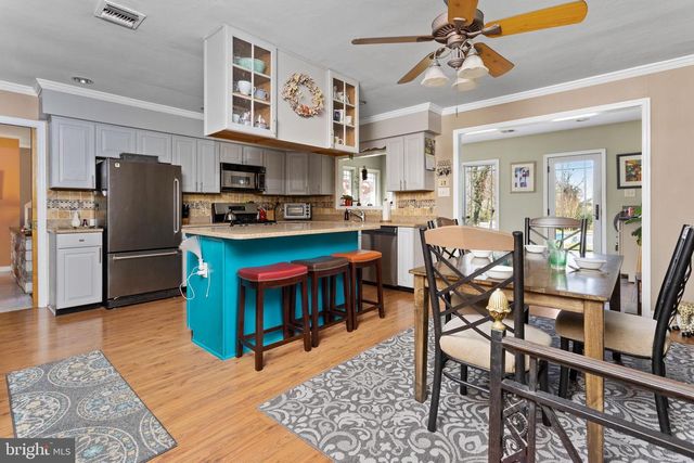 28 WEDGE DR, Hamilton, NJ 08610