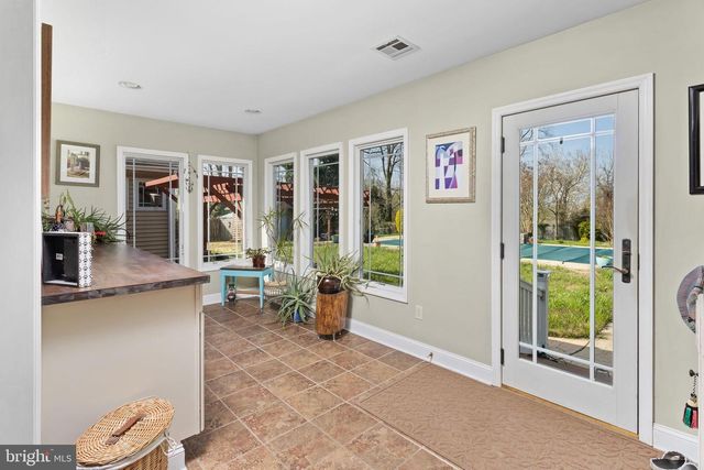 28 WEDGE DR, Hamilton, NJ 08610