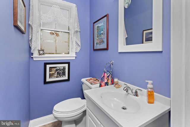 28 WEDGE DR, Hamilton, NJ 08610