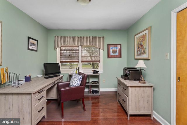 28 WEDGE DR, Hamilton, NJ 08610