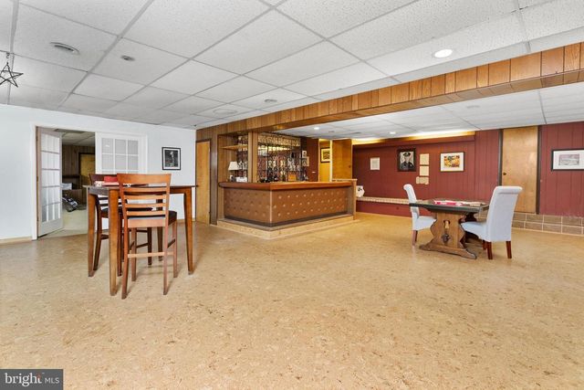 28 WEDGE DR, Hamilton, NJ 08610