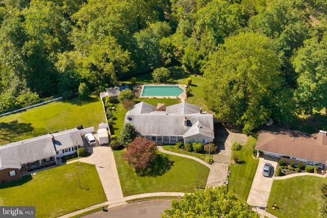 28 WEDGE DR, Hamilton, NJ 08610