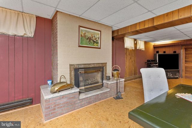 28 WEDGE DR, Hamilton, NJ 08610