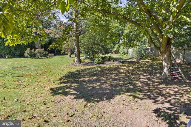 28 WEDGE DR, Hamilton, NJ 08610