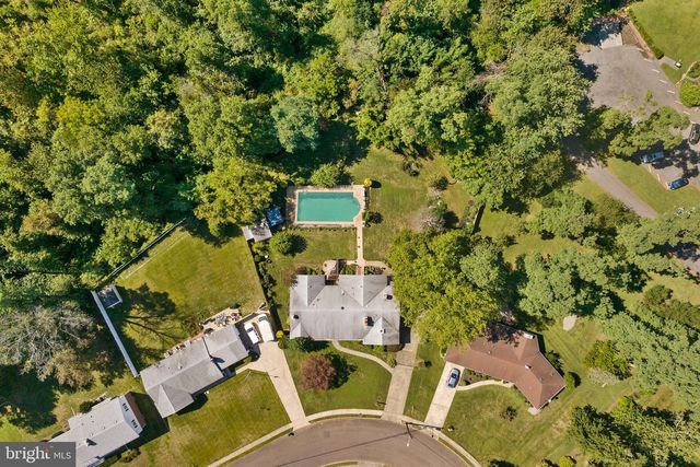 28 WEDGE DR, Hamilton, NJ 08610