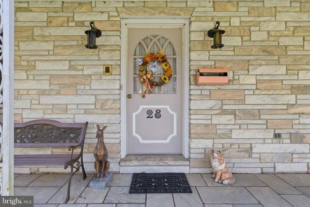 28 WEDGE DR, Hamilton, NJ 08610