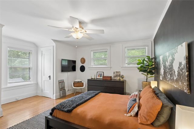 1502 42nd Street, Des Moines, IA 50311