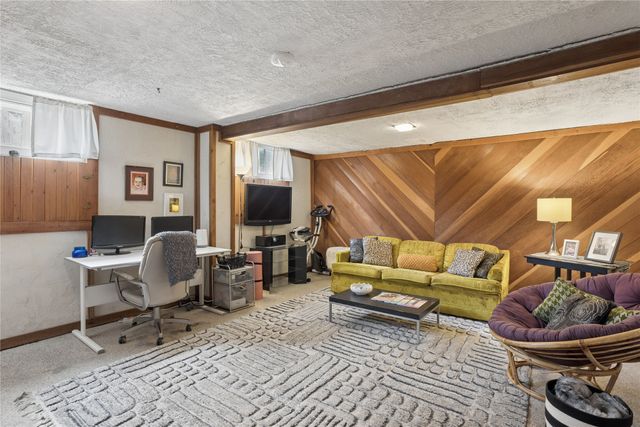 1502 42nd Street, Des Moines, IA 50311