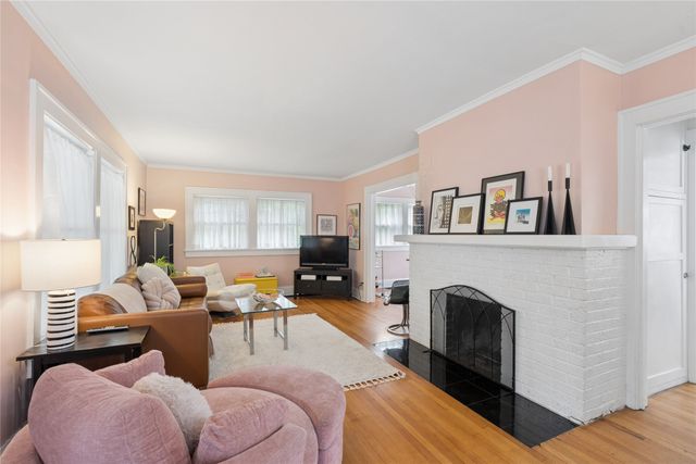 1502 42nd Street, Des Moines, IA 50311