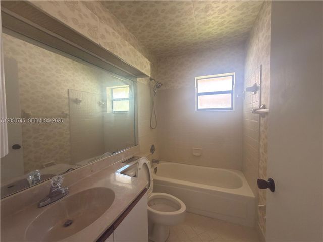 2526 N Carambola Circle N 1821, Coconut Creek, FL 33066