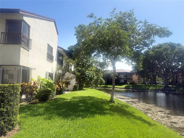 2526 N Carambola Circle N 1821, Coconut Creek, FL 33066