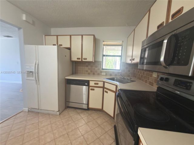 2526 N Carambola Circle N 1821, Coconut Creek, FL 33066