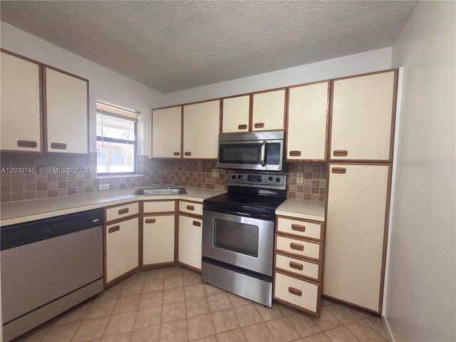 2526 N Carambola Circle N 1821, Coconut Creek, FL 33066