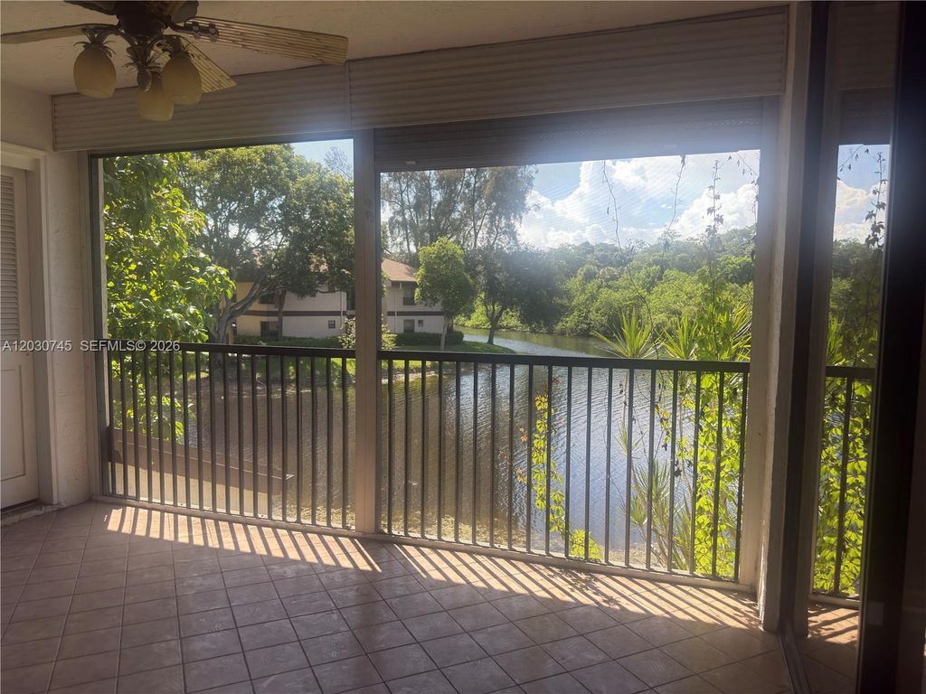 2526 N Carambola Circle N 1821, Coconut Creek, FL 33066