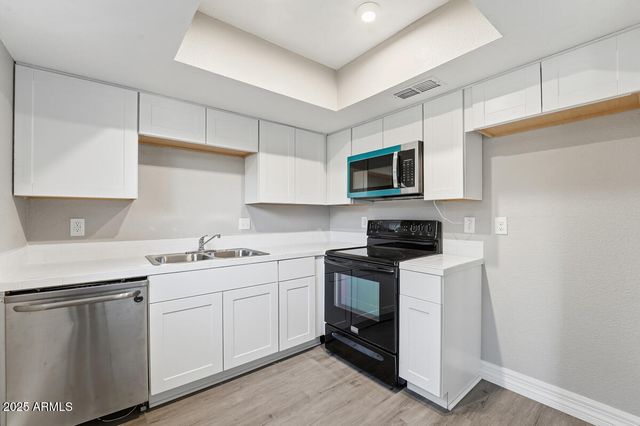 2847 N 46TH Avenue 10, Phoenix, AZ 85035