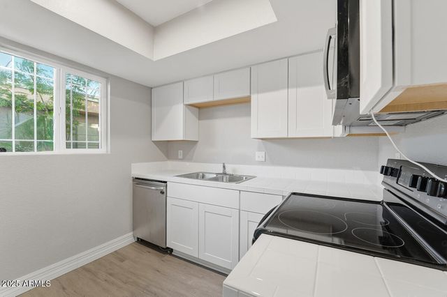 2847 N 46TH Avenue 10, Phoenix, AZ 85035