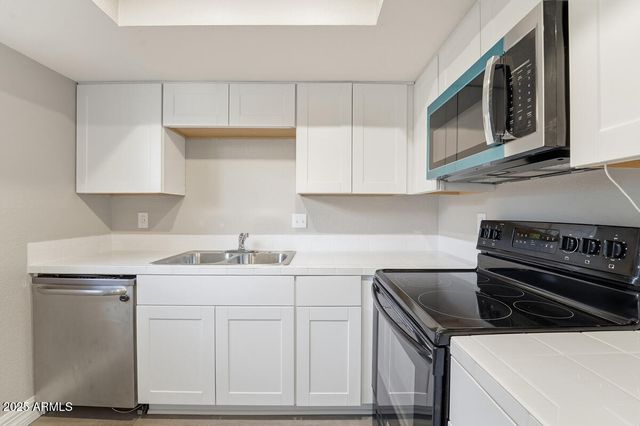 2847 N 46TH Avenue 10, Phoenix, AZ 85035