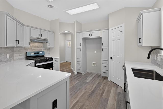 8817 Corran Ferry DR, Austin, TX 78749