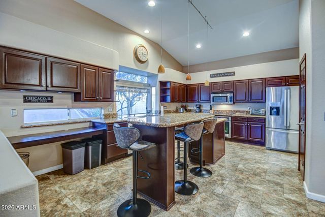1676 E GLENHAVEN Drive, Phoenix, AZ 85048