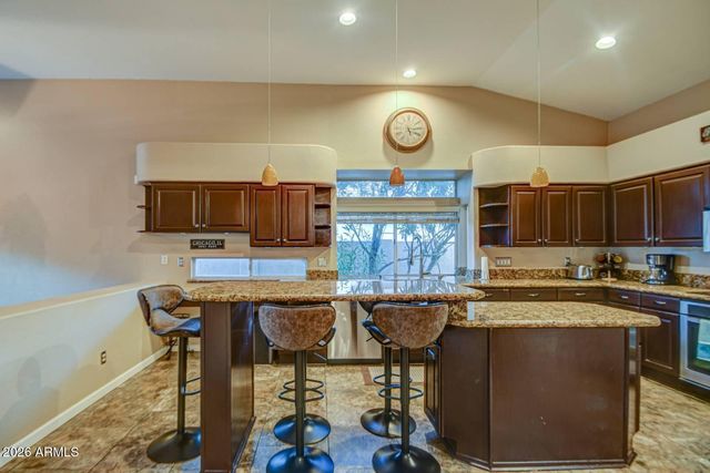 1676 E GLENHAVEN Drive, Phoenix, AZ 85048