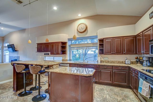 1676 E GLENHAVEN Drive, Phoenix, AZ 85048