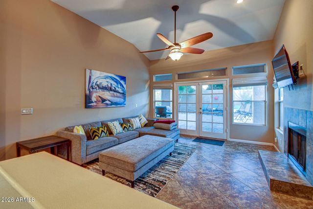 1676 E GLENHAVEN Drive, Phoenix, AZ 85048