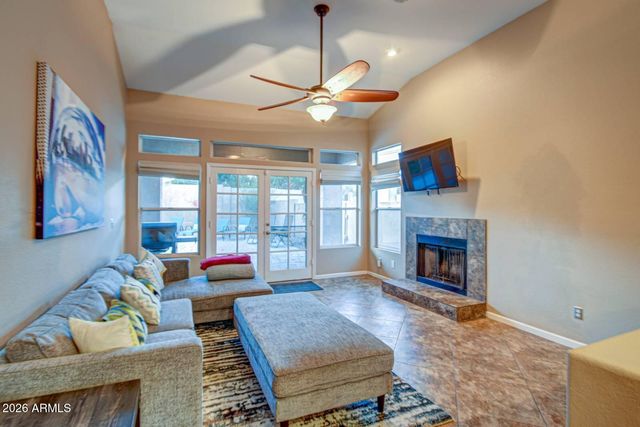 1676 E GLENHAVEN Drive, Phoenix, AZ 85048