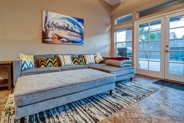 1676 E GLENHAVEN Drive, Phoenix, AZ 85048