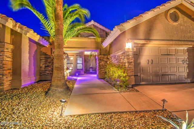 1676 E GLENHAVEN Drive, Phoenix, AZ 85048