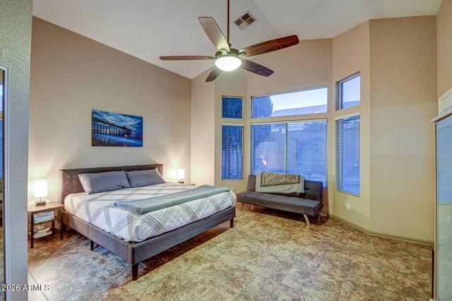 1676 E GLENHAVEN Drive, Phoenix, AZ 85048