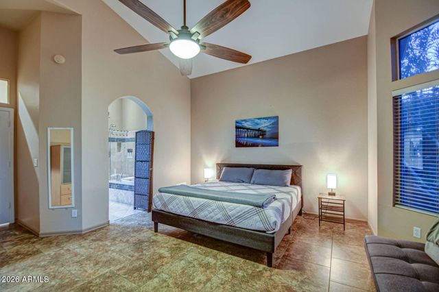1676 E GLENHAVEN Drive, Phoenix, AZ 85048