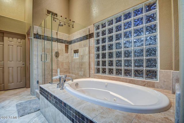 1676 E GLENHAVEN Drive, Phoenix, AZ 85048