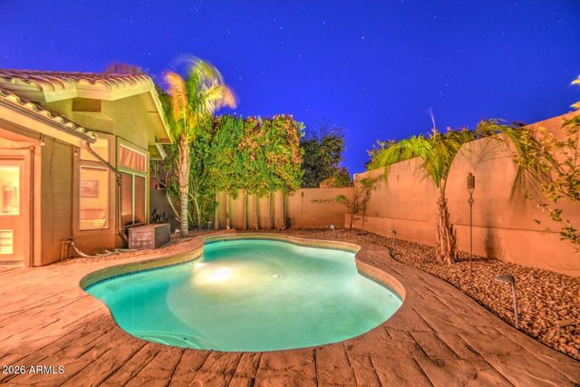 1676 E GLENHAVEN Drive, Phoenix, AZ 85048