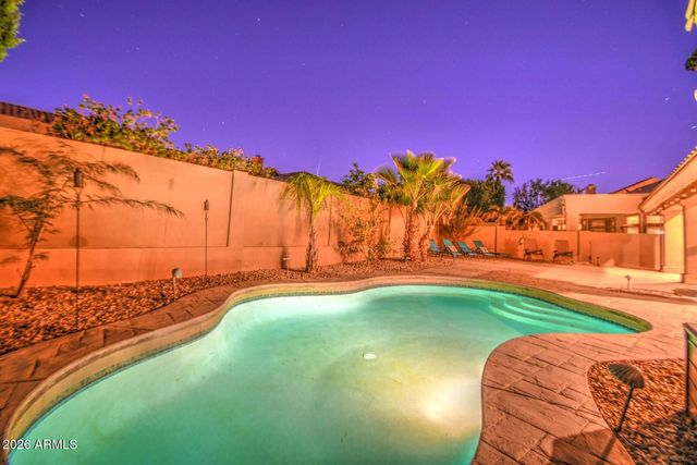 1676 E GLENHAVEN Drive, Phoenix, AZ 85048