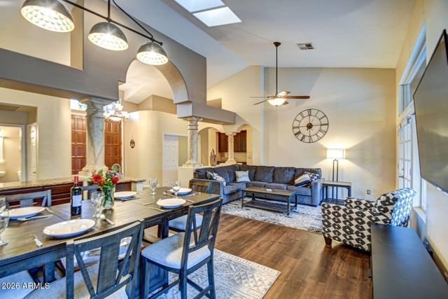 1676 E GLENHAVEN Drive, Phoenix, AZ 85048
