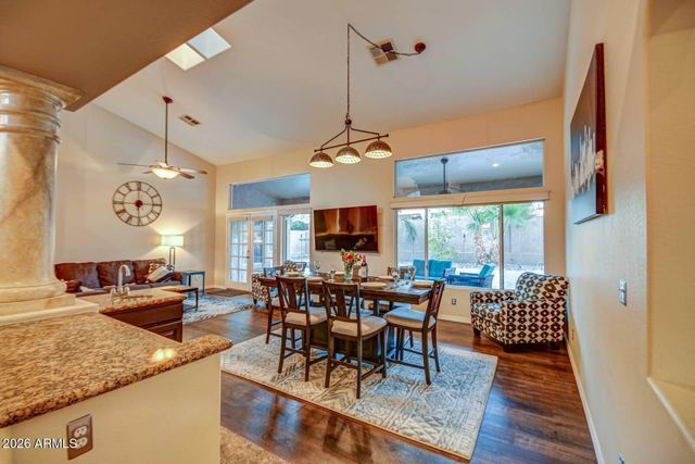 1676 E GLENHAVEN Drive, Phoenix, AZ 85048