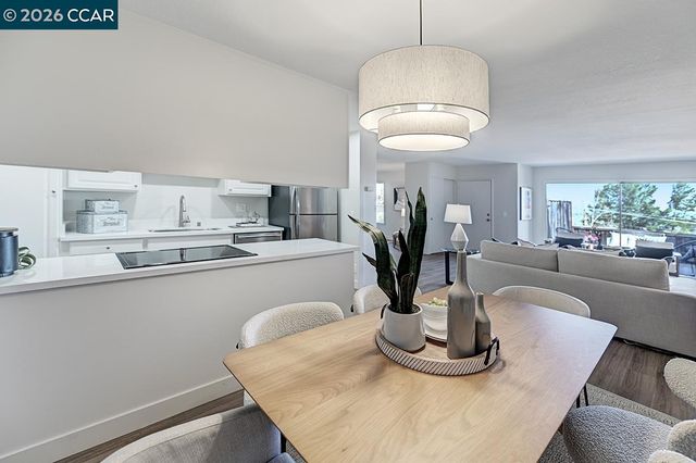 2101 PTARMIGAN DR 2, Walnut Creek, CA 94595